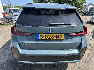 BMW iX1 xDrive  3.0 Launch Edition  67 kWh M pakket-Leer-Panoramadak picture 7