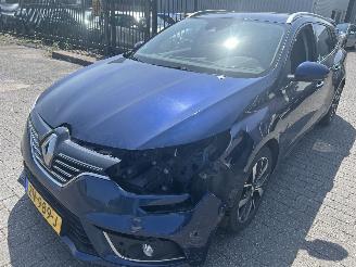 skadebil auto Renault Mégane Stationcar 1.3 TCe Bose 2019/6