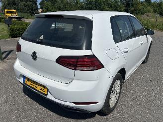 Volkswagen Golf 1.6 TDI   Automaat  5 Drs picture 5