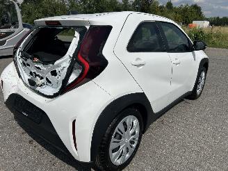 Toyota Aygo X  1.5   Hybrid  Automaat    ( 2708 Km ) picture 4