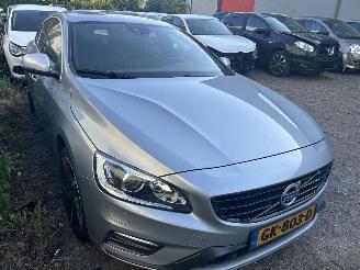 Volvo S-60 2.0 T5 R -Design picture 3
