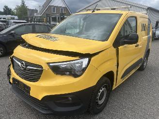 krockskadad bil bedrijf Opel Combo 1.5 CDTI  Edition 2024/1