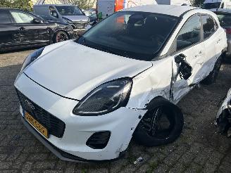 krockskadad bil auto Ford Puma 1.0 EcoBoost Hybrid Titanium   ( 8543 Km ) 2026/2