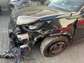 Peugeot 2008 1.2 PurTech Active picture 2