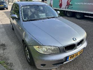 BMW 1-serie 116i   5 Drs picture 3