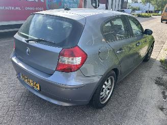 BMW 1-serie 116i   5 Drs picture 4
