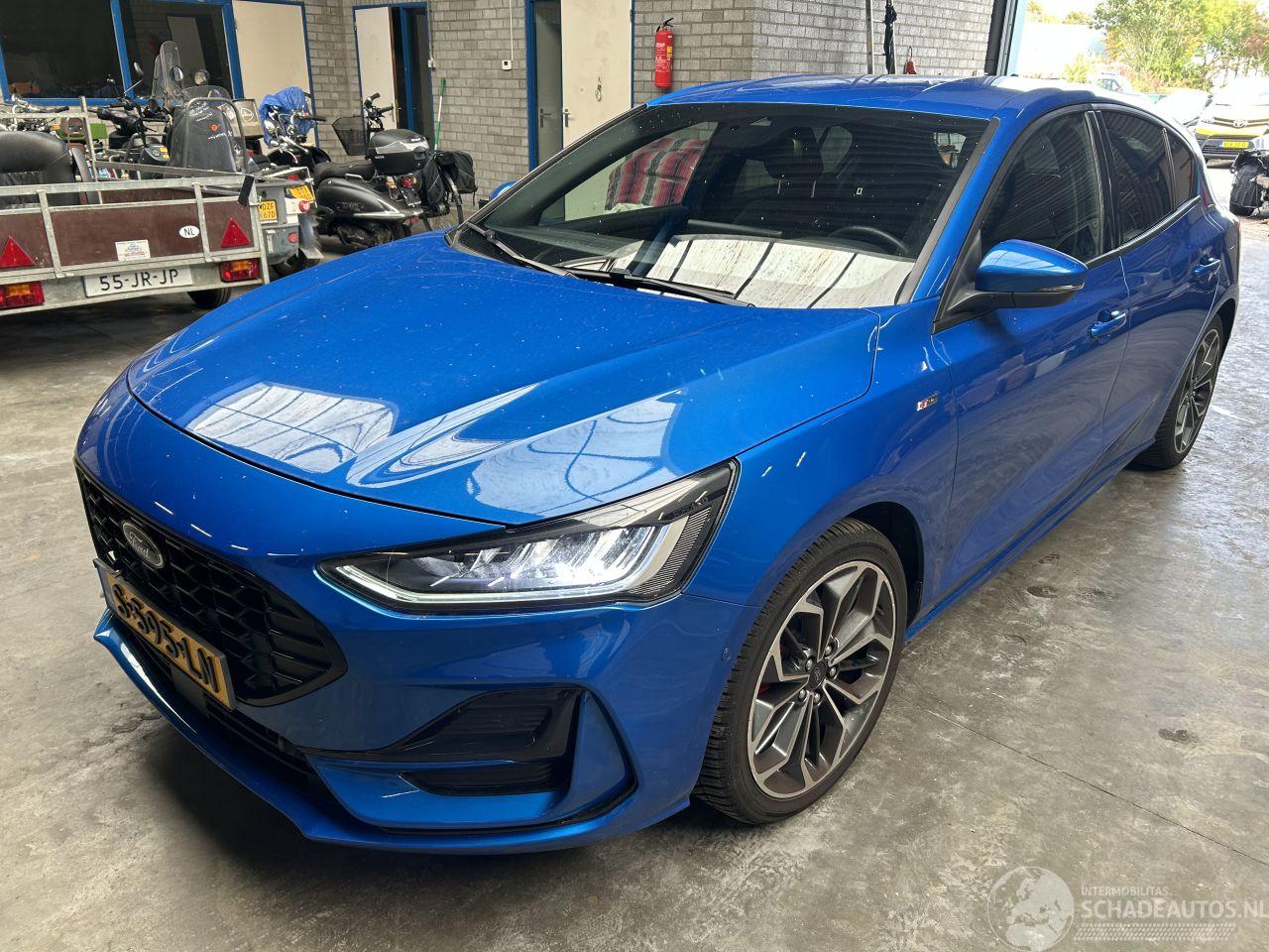 Ford Focus 1.0 Hybrid  Ecoboost  ST Line X  5 drs  ( Schadevrij )