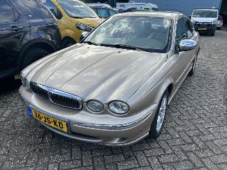 krockskadad bil auto Jaguar X-type 2.0 V6  Automaat 2002/8