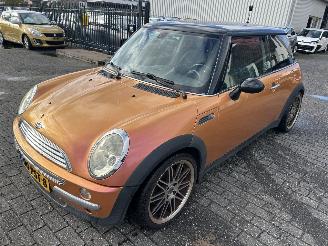 Voiture accidenté Mini One 1.6 Pepper 2004/2