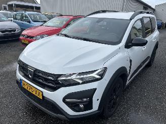 krockskadad bil auto Dacia Jogger 1.0 TCe   Extreme 7 Persoons  ( Koppakking stuk )  op LPG 2023/1