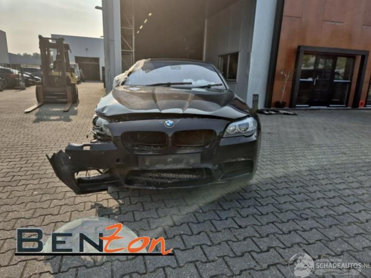 BMW M5 M5 (F10), Sedan, 2011 / 2016 4.4 V8 32V TwinPower Turbo