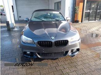 Vrakbiler auto BMW 5-serie 5 serie (F10), Sedan, 2009 / 2016 550i V8 32V TwinPower Turbo 2015/10