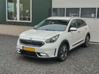krockskadad bil auto Kia Niro 1.6 GDi Hybrid ExecutiveLine 2016/11