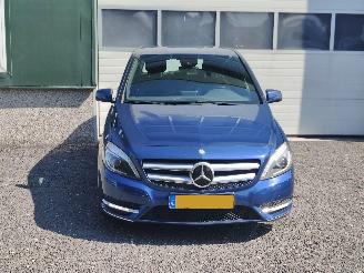 Mercedes B-klasse 180 Ambition Aut. Cruise Clima Navi picture 2