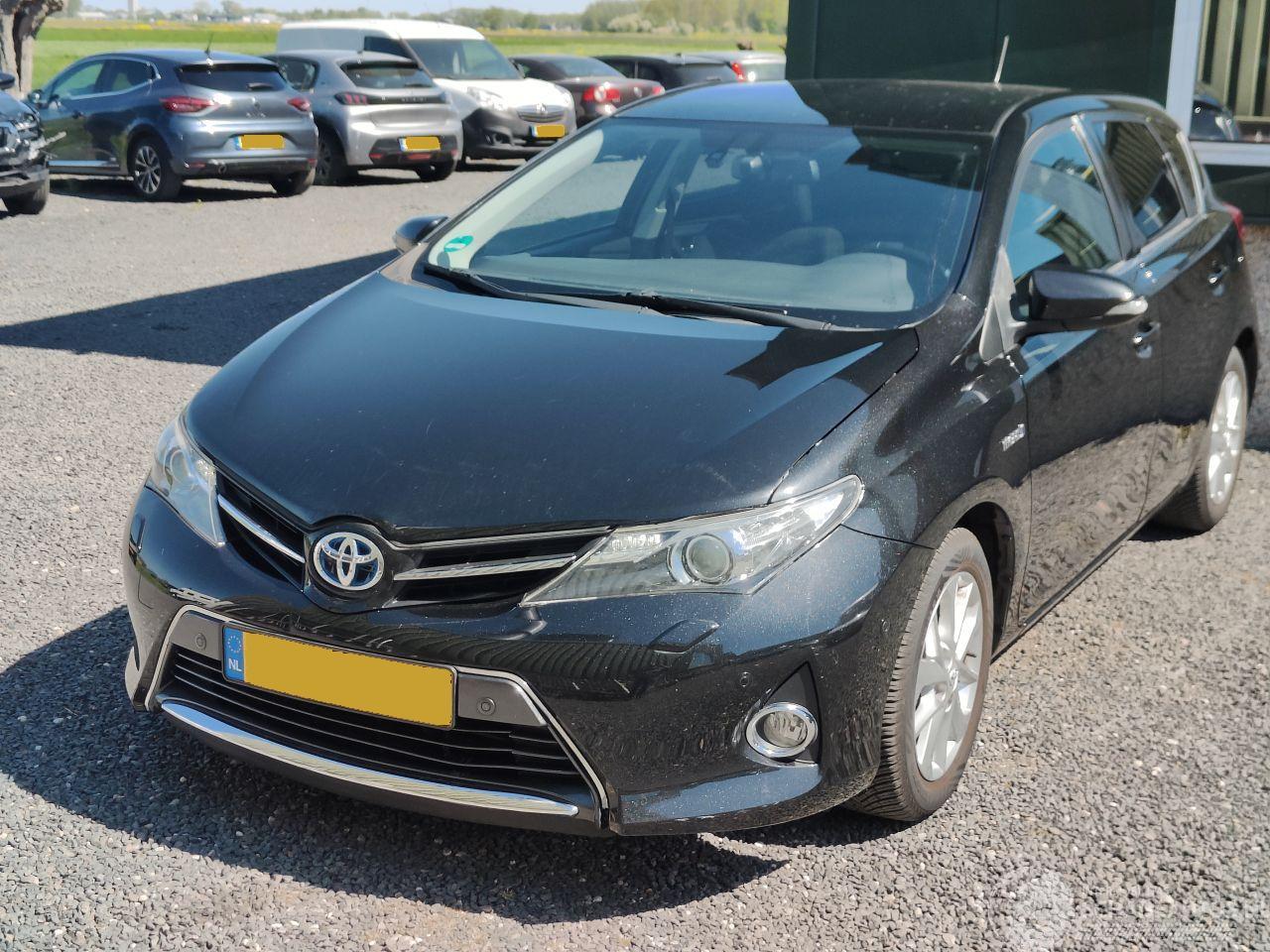 Toyota Auris 1.8 Hybrid Lease + Aut. Pano Navi