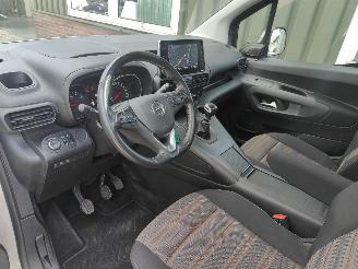 Opel Combo 1.2 Life Tour Clima Cruis Navi picture 7