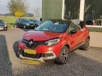 Damaged car Renault Captur 0.9 TCe Version S Trekhaak 2019/1