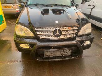 demontáž osobní automobily Mercedes ML ML I (163), SUV, 1998 / 2005 400 4.0 CDI V8 32V 2004