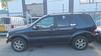 Mercedes ML ML I (163), SUV, 1998 / 2005 400 4.0 CDI V8 32V picture 4