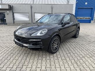 Damaged car Porsche Cayenne 3.0 Automatik Leder LED Panoramadach Luftfederung 2018/8