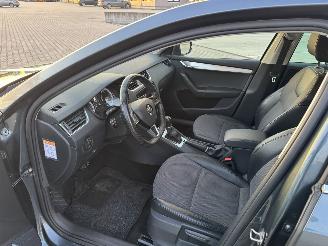 Skoda Octavia 1.6 TDI DSG KLIMA NAVI AHK SITZHEIZUNG picture 9