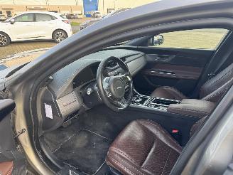 Jaguar XF 2.0 D AUTOMATIK R-SPORT BLACK LEDER NAVI KLIMA VOLL picture 9