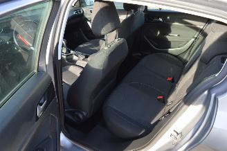 Ford Puma Peugeot 308 1,2 Puretech Active Navi Pdc Klima Euro 6 picture 10