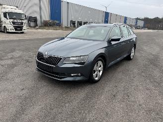 Avarii autoturisme Skoda Superb 1.6 TDI KLIMA NAVI XENON NAVI 2017/6