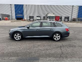 Skoda Superb 1.6 TDI KLIMA NAVI XENON NAVI picture 8