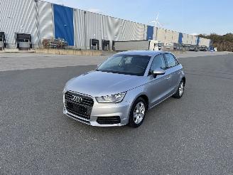 krockskadad bil auto Audi A1 SPORTBACK 1.4 TDI Klima Navi PDC EURO 6 2015/10