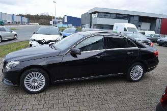 Mercedes E-klasse E220 CDI Aut Avantgarde Panorama dach Full Leder Comand Kamera picture 2