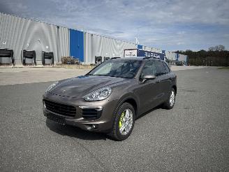 škoda osobní automobily Porsche Cayenne CAYENNE S 3.0 E-HYBRID PANORAMA LEDER NAVI XENON VOL 2015/12