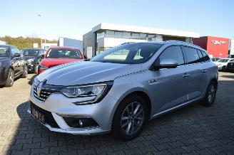 Unfallwagen Renault Mégane Grandtour Renault Megane IV 1,5 DCI BOSE-Edition Navi Klimatronik 2017/8