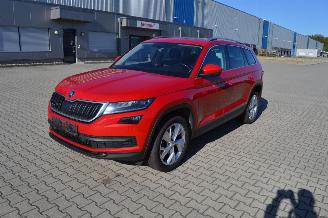 uszkodzony samochody osobowe Skoda Kodiaq 1.5 TSI DSG STYLE EDITION PANORAMA LED 7 SITZE 2019/3