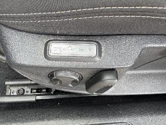 Volkswagen Passat 1.6 TDI KLIMA LED NAVI picture 15