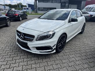 Unfallwagen Mercedes A-klasse A180 AUTOMATIK AMG PAKET KLIMA XENON 2013/3