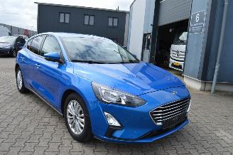 Schadeauto Ford Focus Ford Focus Mild Hy. Titanium X Navi Klima Kamera Pdc 2021/10