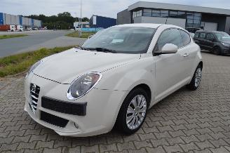 Voiture accidenté Alfa Romeo MiTo Alfa romeo Mito 1,3 Mjet Klimatronik Leder Voll Carbon Pdc Facelift 2015/9