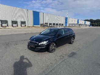 Voiture accidenté Peugeot 308 1.6 HDI NAVI KLIMAAUTOMATIK LEDER SITZHEIZUNG 2015/12