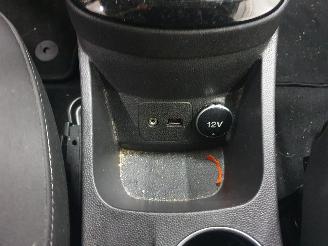 Ford Fiesta 1.0 Titanium picture 21