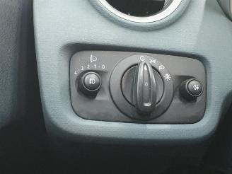 Ford Fiesta 1.25 Titanium picture 13