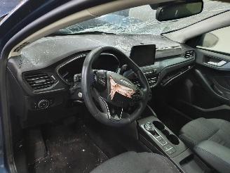 Ford Focus Active Titanium X Business EcoBoost picture 14