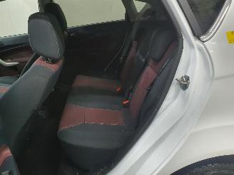 Ford Fiesta 1.4 Ghia picture 28