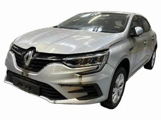 Démontage voiture Renault Mégane 4 phase 2 2020/9