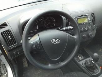 Hyundai I-30  picture 9