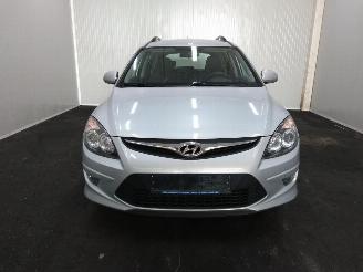 Hyundai I-30  picture 2