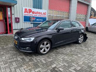 krockskadad bil auto Audi A3 8V 1.4 TFSI 2013/3
