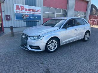 Vrakbiler auto Audi A3 A3 Sportback (8VA/8VF), Hatchback 5-drs, 2012 / 2020 1.4 TFSI 16V 2013/9