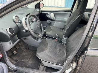 Peugeot 107 107, Hatchback, 2005 / 2014 1.0 12V picture 10