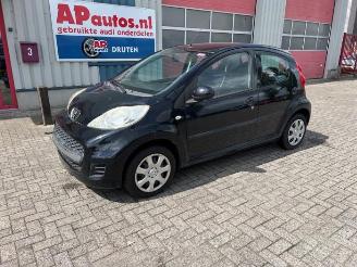 Vrakbiler auto Peugeot 107 107, Hatchback, 2005 / 2014 1.0 12V 2010/9
